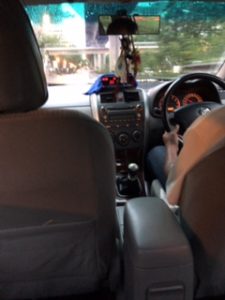 バンコクのタクシー車内