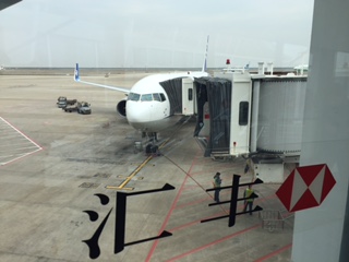 浦東空港に到着したANAのB767