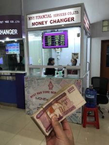 ヤンゴン国際空港の両替所
